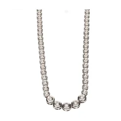 COLLARES Collar riviere en oro blanco con brillantes.