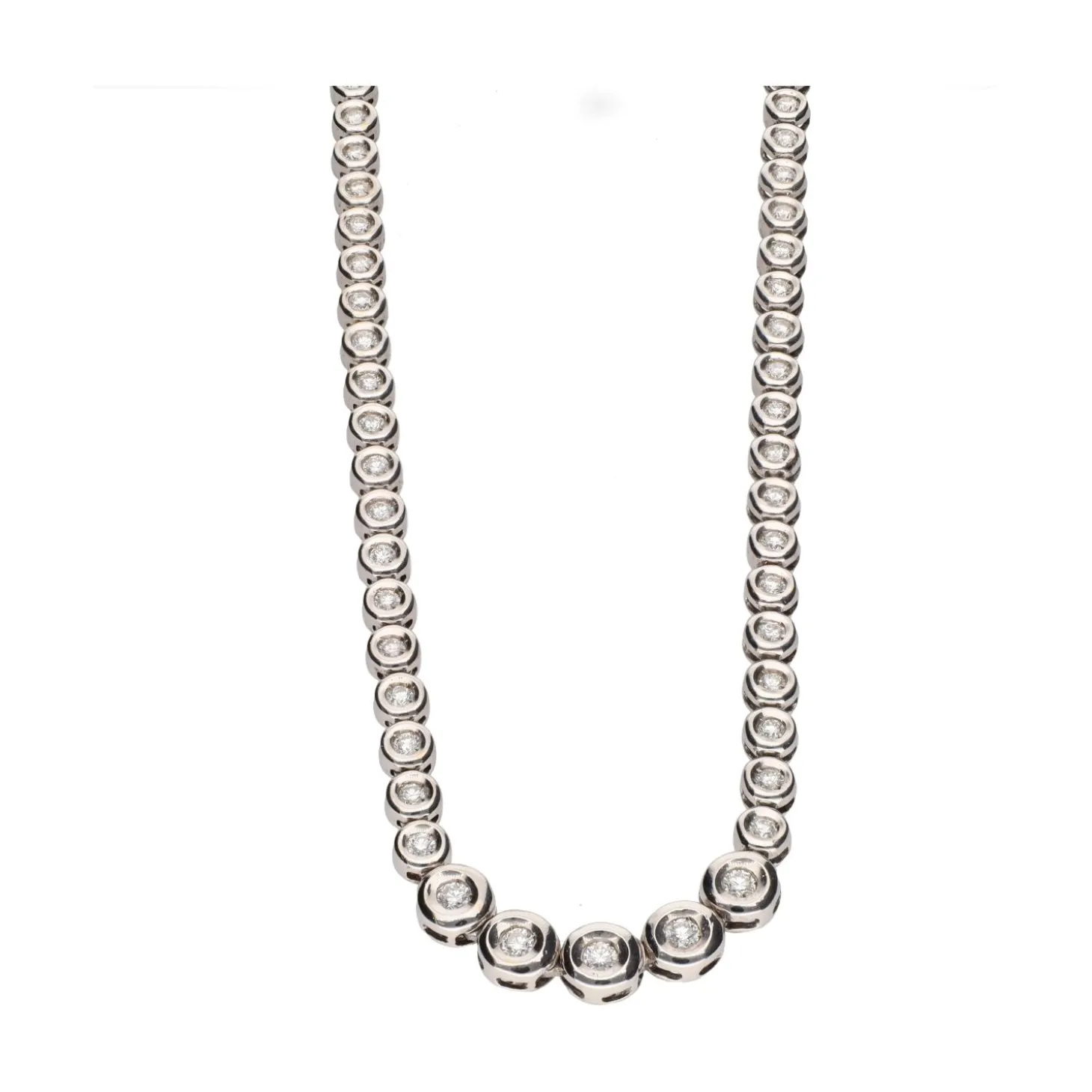 COLLARES Collar riviere en oro blanco con brillantes.