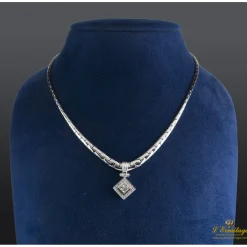 COLLARES Gargantilla oro blanco con colgante de diamantes
