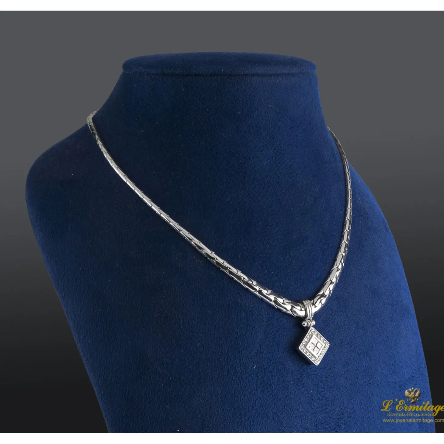 COLLARES Gargantilla oro blanco con colgante de diamantes