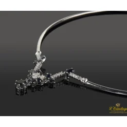 COLLARES Gargantilla oro blanco zafiros y diamantes.