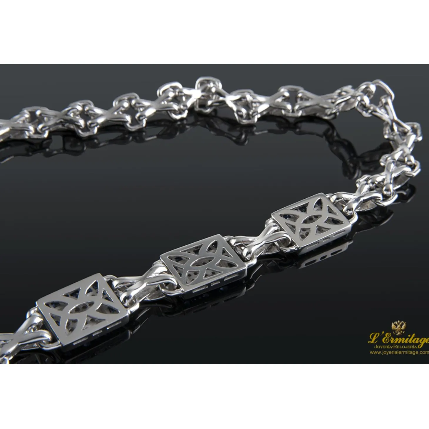 COLLARES Gargantilla oro blanco zafiros y diamantes.