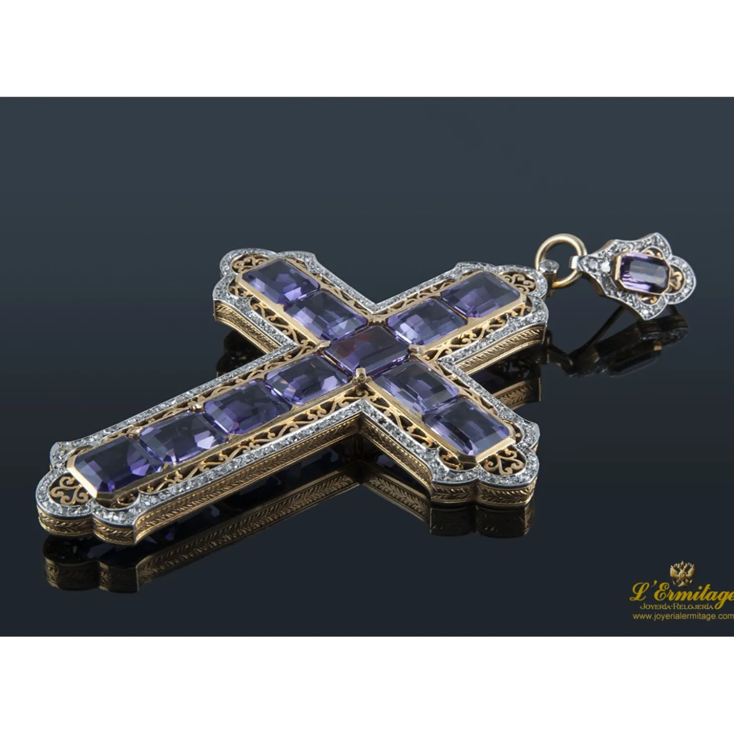 CRUCES Cruz calada de obispo con amatistas y diamantes