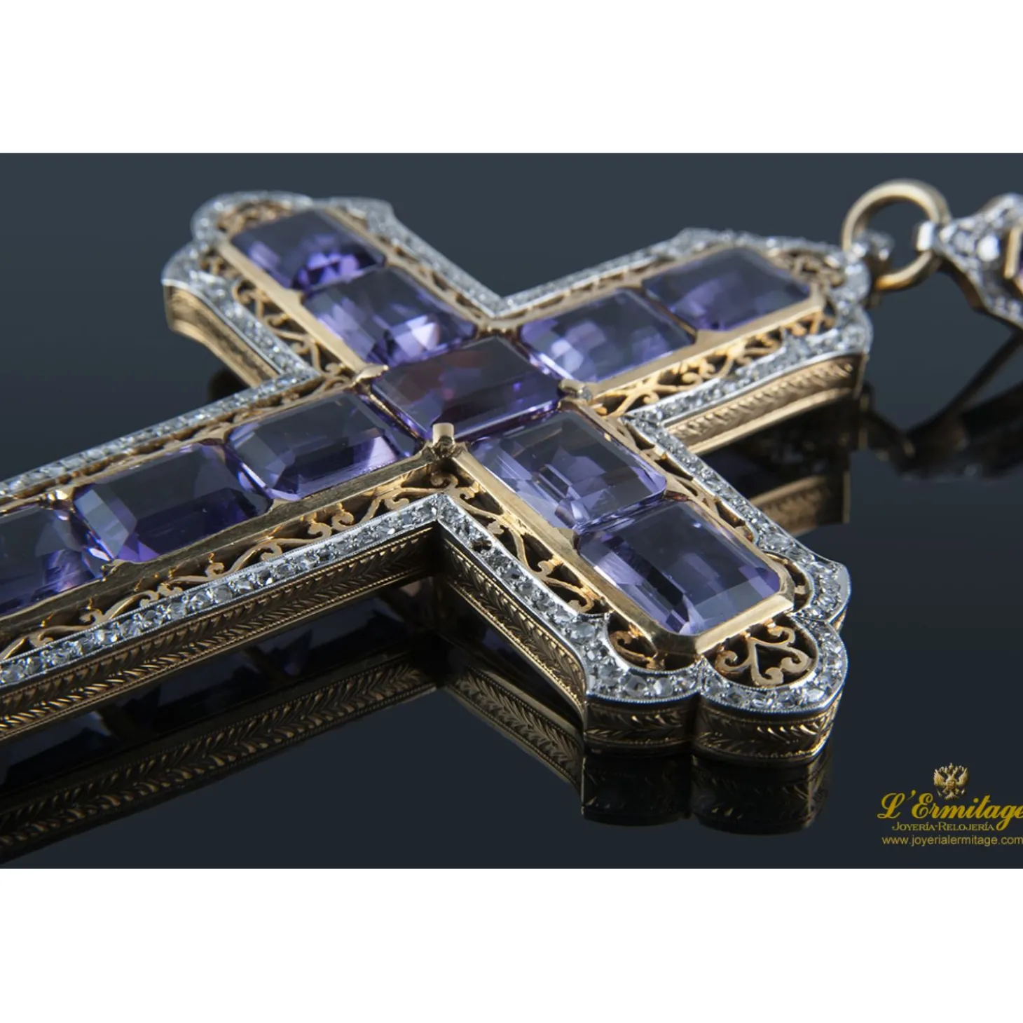 CRUCES Cruz calada de obispo con amatistas y diamantes