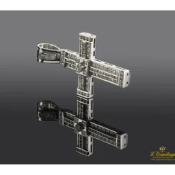 CRUCES Cruz calada oro blanco y diamantes. 40Mm largo x 30mm ancho.