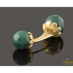 GEMELOS Gemelos con bolas de malaquita montadas en oro amarillo.