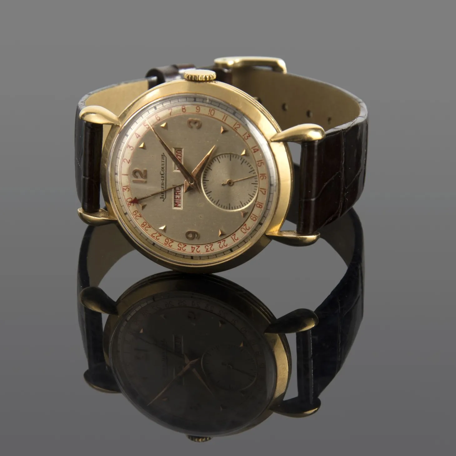 JAEGER-LECOULTRE Antiguo chrono triple date oro amarillo.