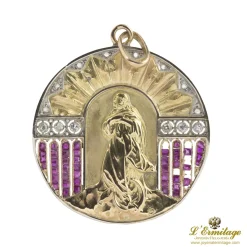 MEDALLAS Medalla virgen oro amarillo rubíes y diamantes