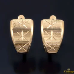 PENDIENTES Pendientes antiguos en oro amarillo.