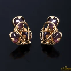 PENDIENTES Pendientes antiguos flor en oro amarillo con piedras de color.