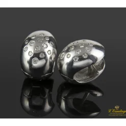 PENDIENTES Pendientes bombe realizados en oro blanco con brillantes.