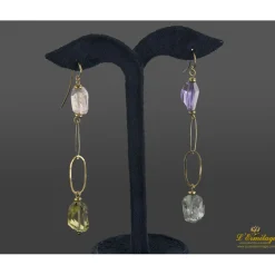 PENDIENTES Pendientes colgantes oro amarillo y piedras semipreciosas.