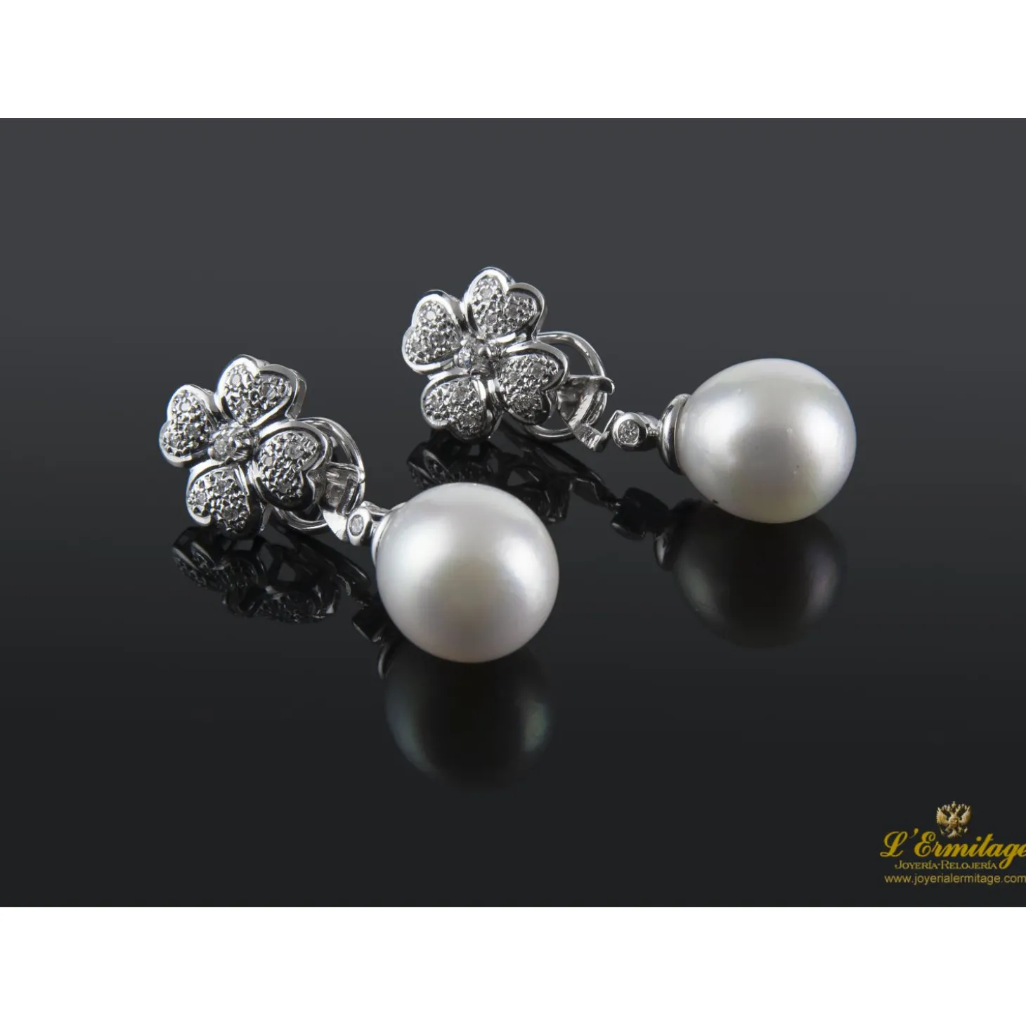 PENDIENTES Pendientes colgantes desmontables oro blanco perlas y diamantes.