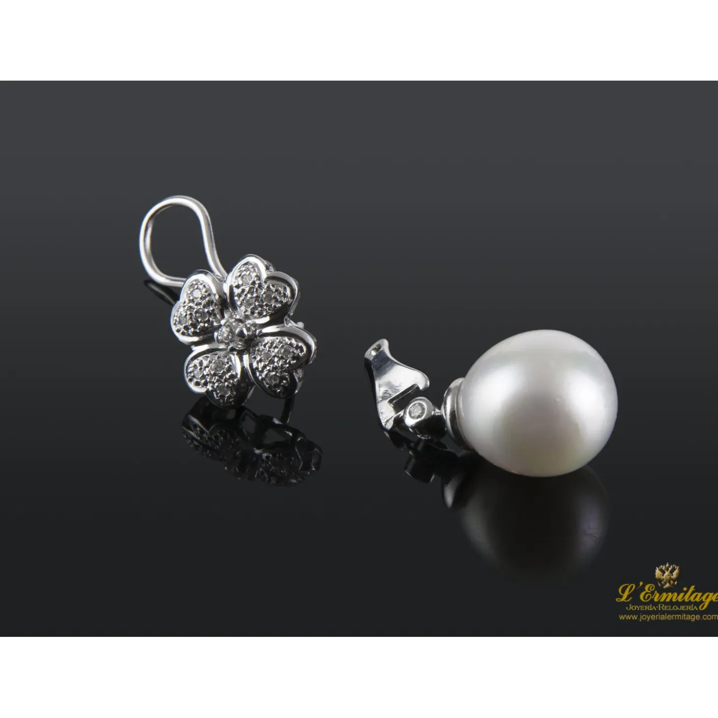 PENDIENTES Pendientes colgantes desmontables oro blanco perlas y diamantes.