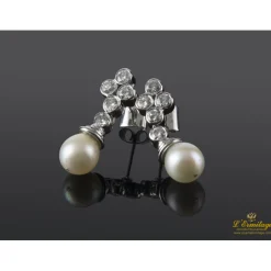 PENDIENTES Pendientes colgantes oro blanco perla y diamantes.