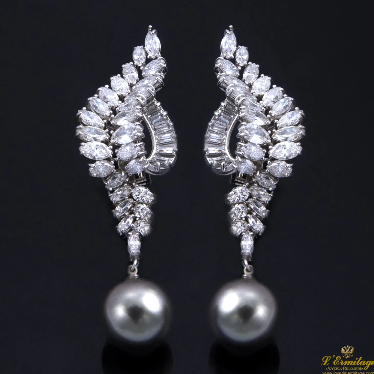 PENDIENTES Pendientes colgantes desmontables oro blanco diamantes y perlas taiti.