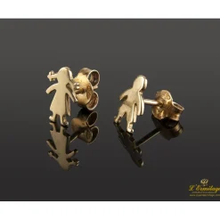 PENDIENTES Pendientes con forma de niños realizados en oro amarillo.