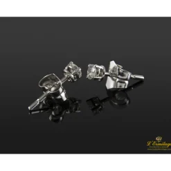 PENDIENTES Pendientes dormilonas oro blanco y diamantes.