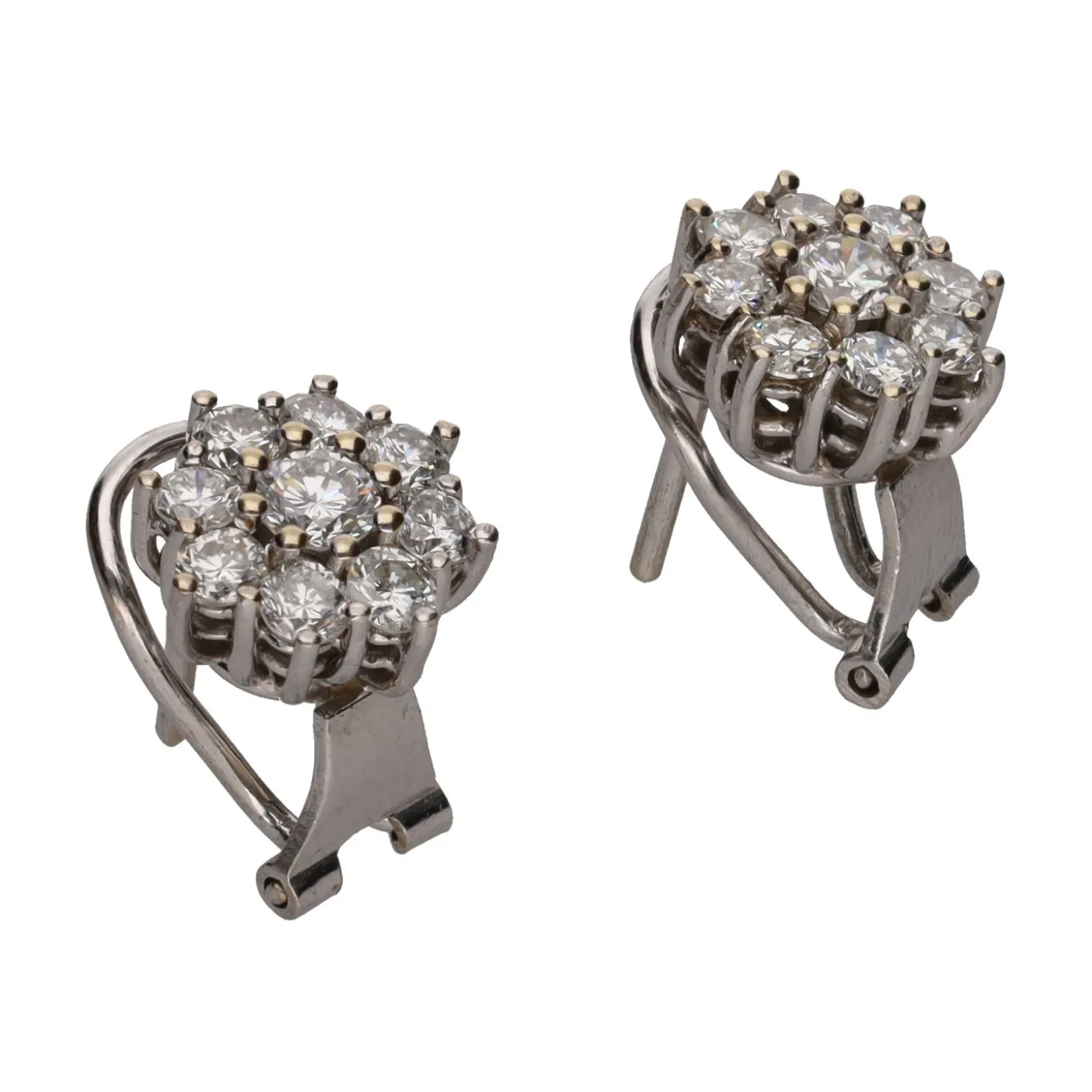 PENDIENTES Pendientes en oro blanco con brillantes.