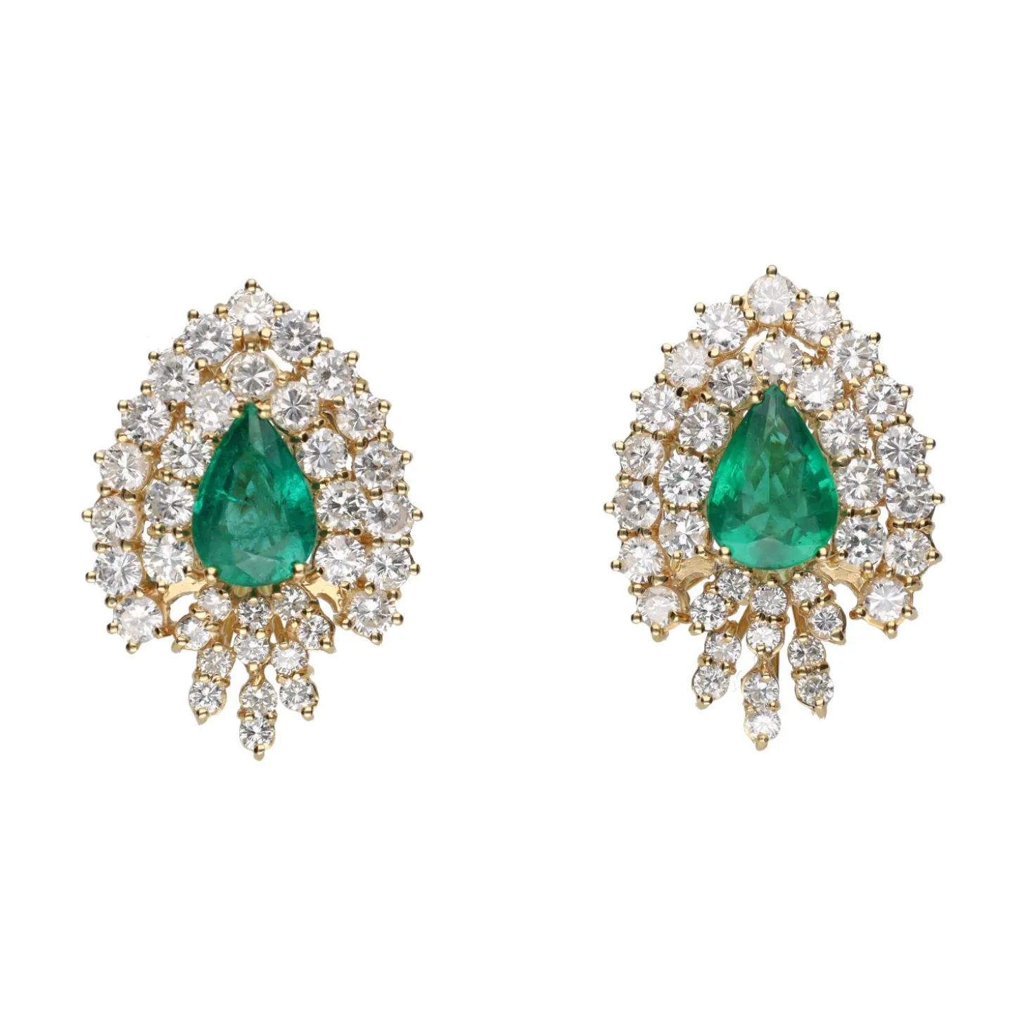 PENDIENTES Pendientes en oro amarillo con esmeraldas y brillantes.