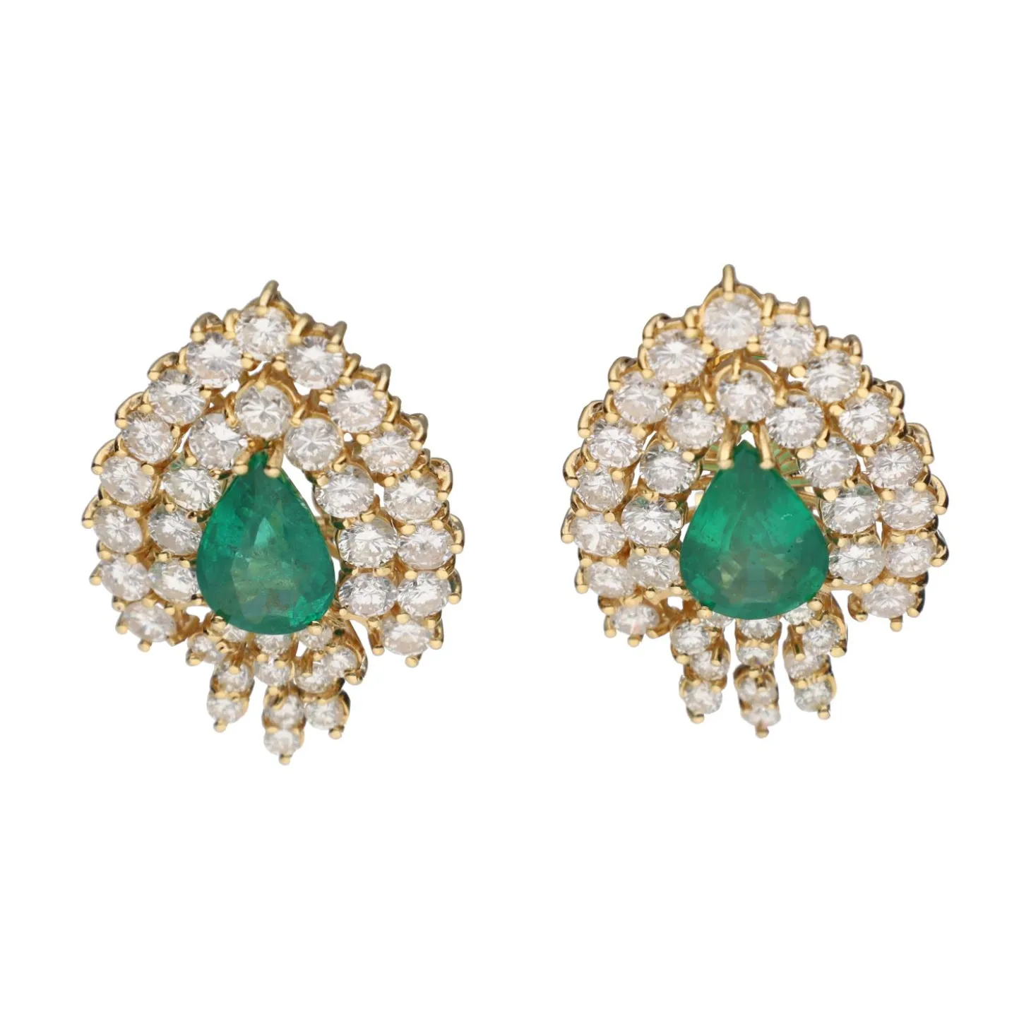 PENDIENTES Pendientes en oro amarillo con esmeraldas y brillantes.