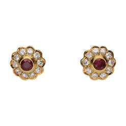 PENDIENTES Pendientes en oro amarillo con rubíes y brillantes.