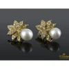 PENDIENTES Pendientes en oro amarillo con perlas y brillantes.