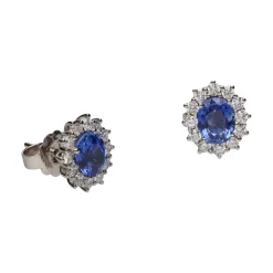 PENDIENTES Pendientes en oro blanco con zafiros y brillantes.