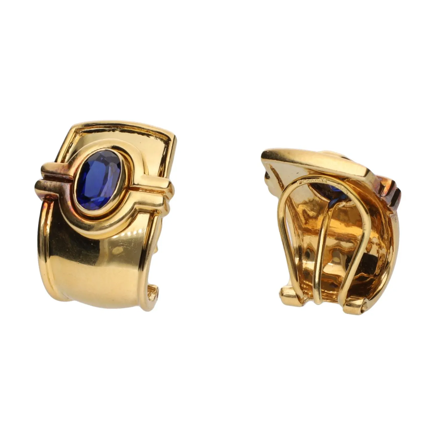 PENDIENTES Pendientes en oro amarillo con zafiros.