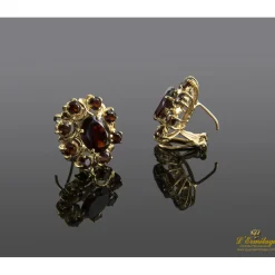 PENDIENTES Pendientes en oro amarillo con granates