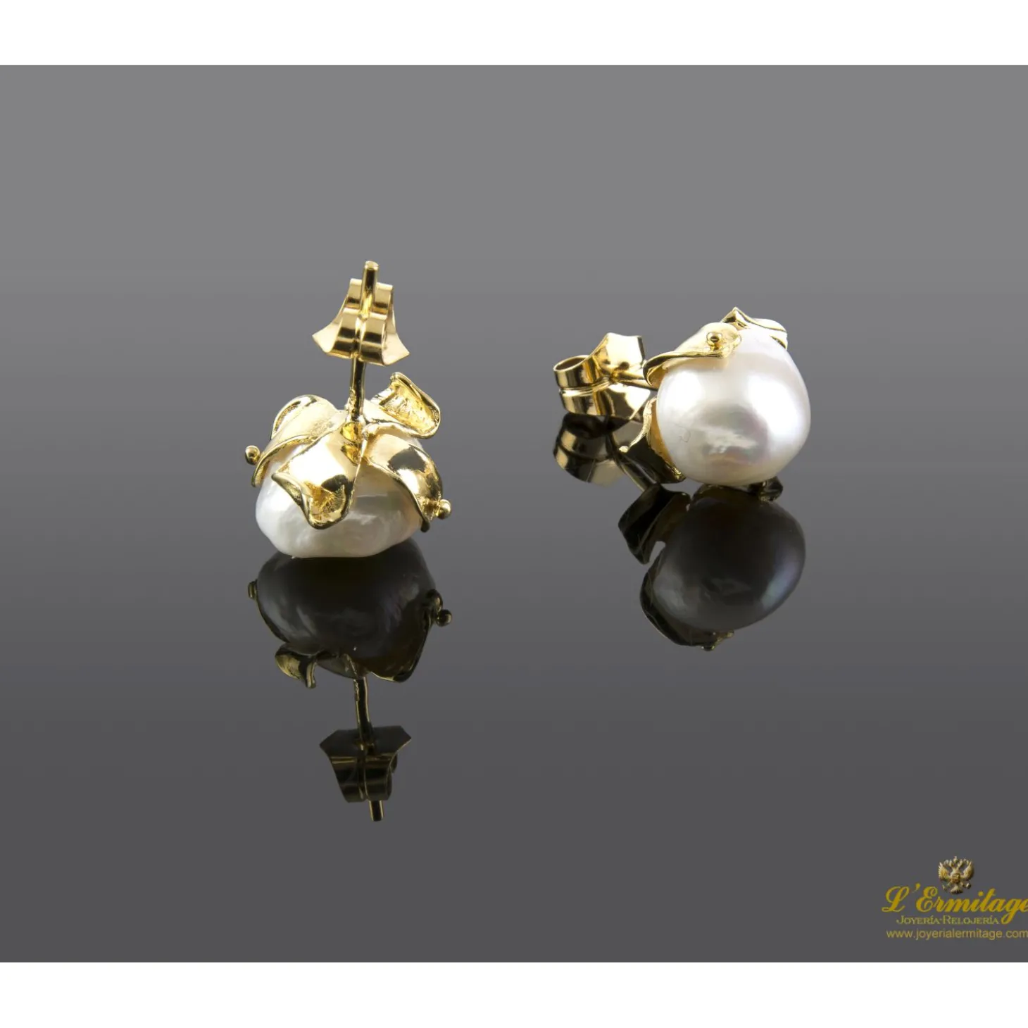 PENDIENTES Pendientes en oro amarillo y perlas barrocas