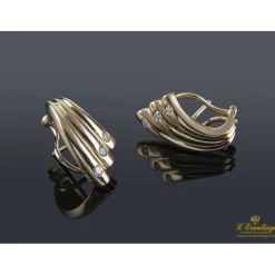 PENDIENTES Pendientes en oro amarillo con brillantes.
