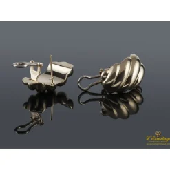 PENDIENTES Pendientes en oro amarillo con motivos en forma de gayones