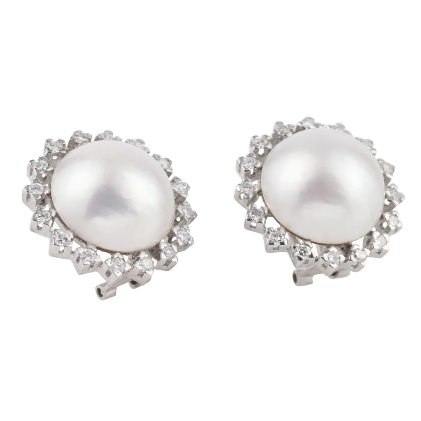 PENDIENTES Pendientes en oro blanco con perlas y diamantes.