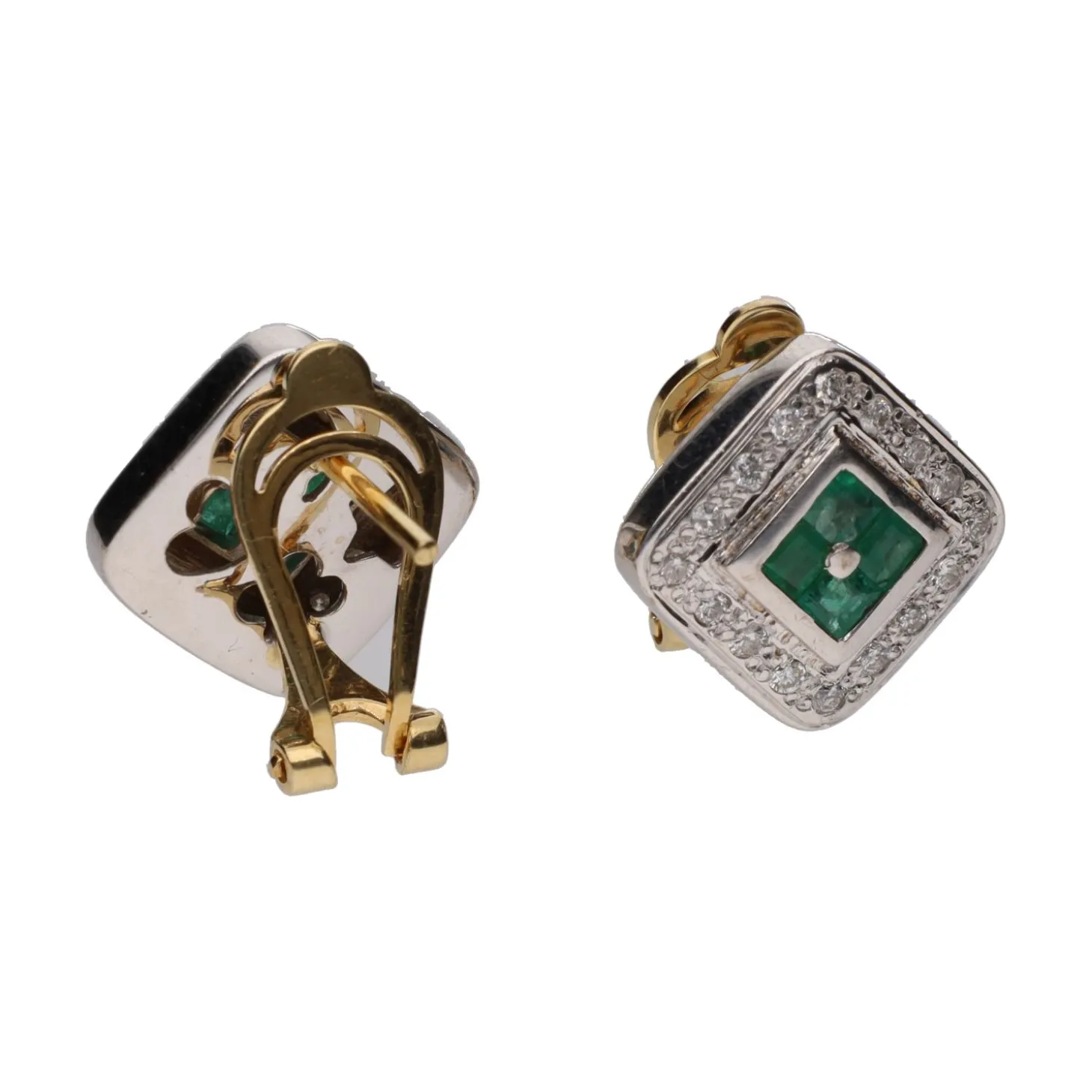 PENDIENTES Pendientes en oro blanco con esmeraldas y brillantes.