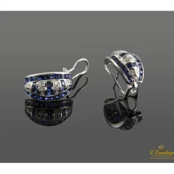 PENDIENTES Pendientes en oro blanco con zafiros y brillantes.