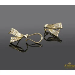 PENDIENTES Pendientes en oro amarillo con brillantes.