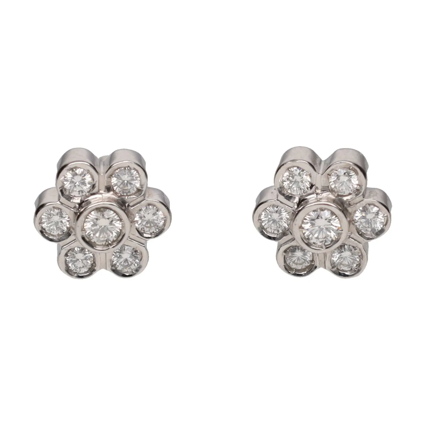 PENDIENTES Pendientes en oro blanco con brillantes.