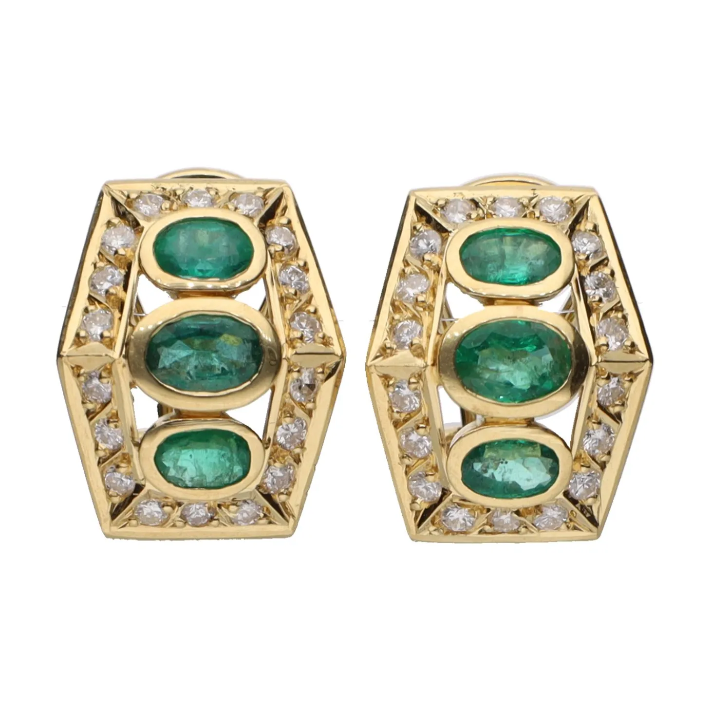 PENDIENTES Pendientes en oro amarillo, esmeraldas y brillantes.