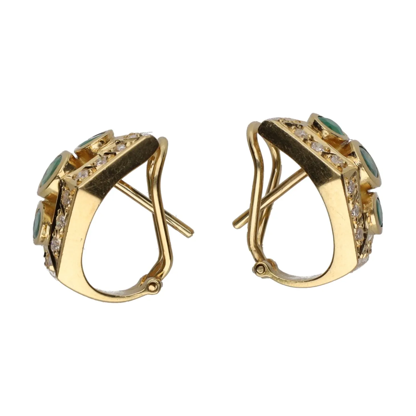 PENDIENTES Pendientes en oro amarillo, esmeraldas y brillantes.