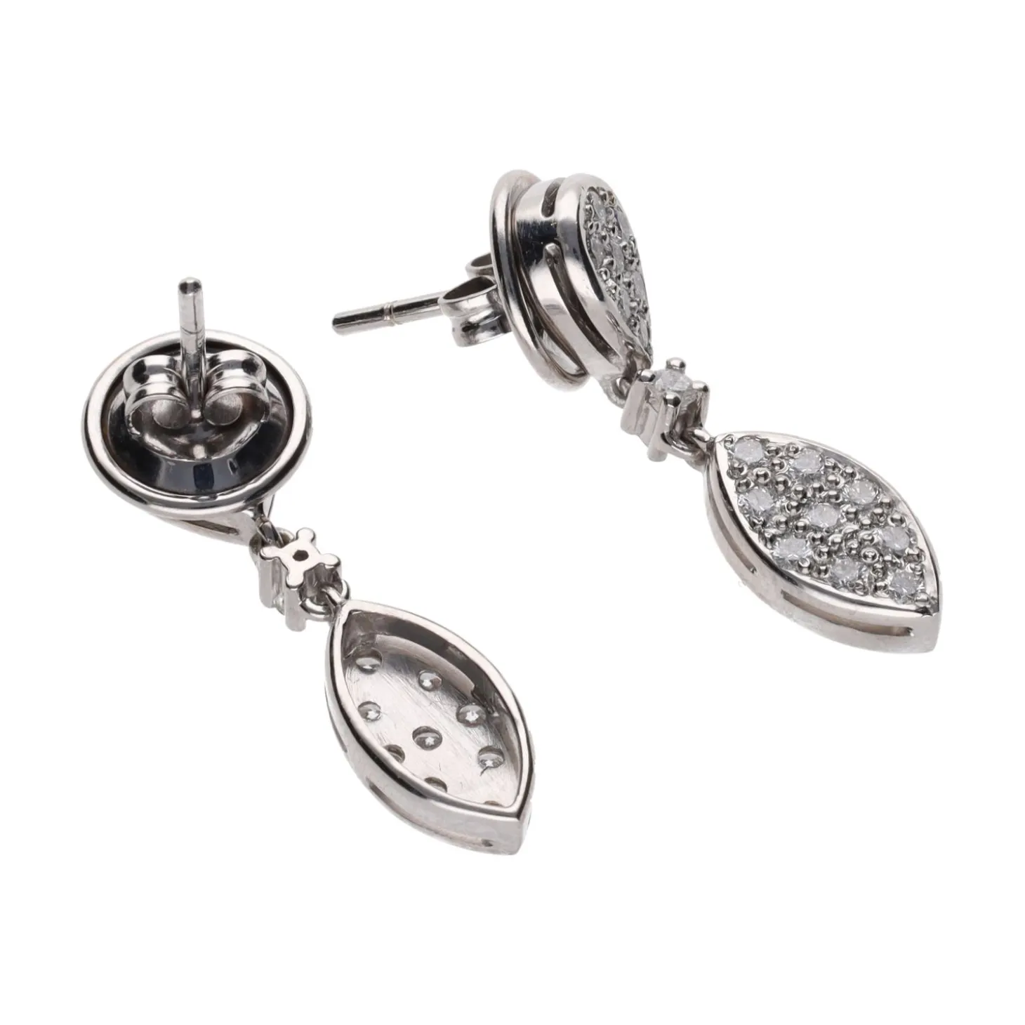 PENDIENTES Pendientes en oro blanco con brillantes.