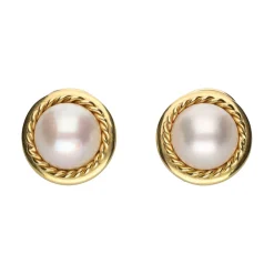 PENDIENTES Pendientes en oro amarillo y perla.
