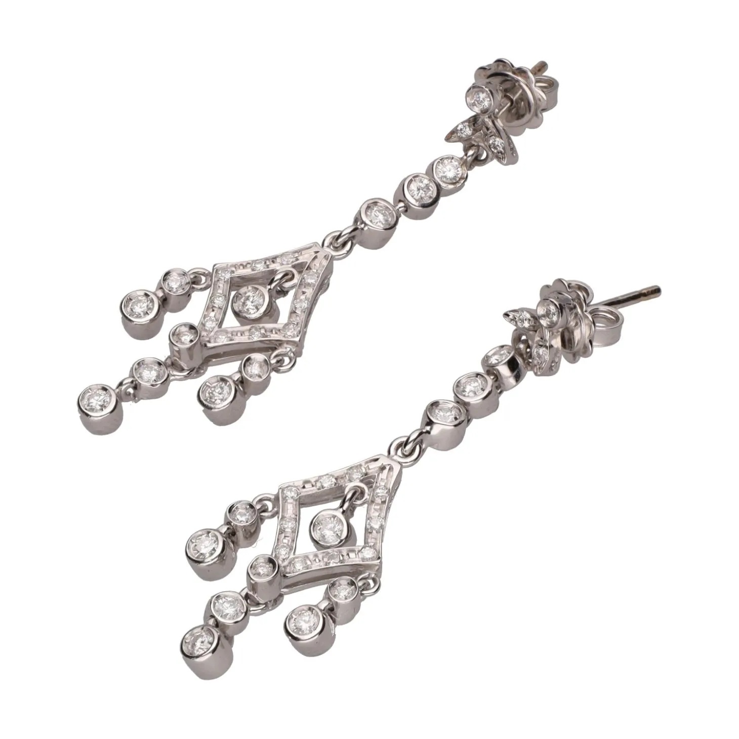 PENDIENTES Pendientes en oro blanco con brillantes.