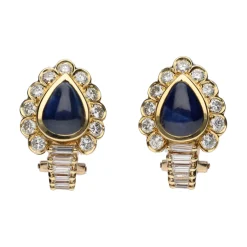 PENDIENTES Pendientes en oro amarillo con zafiros y brillantes.