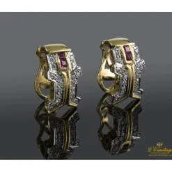PENDIENTES Pendientes en oro amarillo y oro blanco con rubíes y brillantes.
