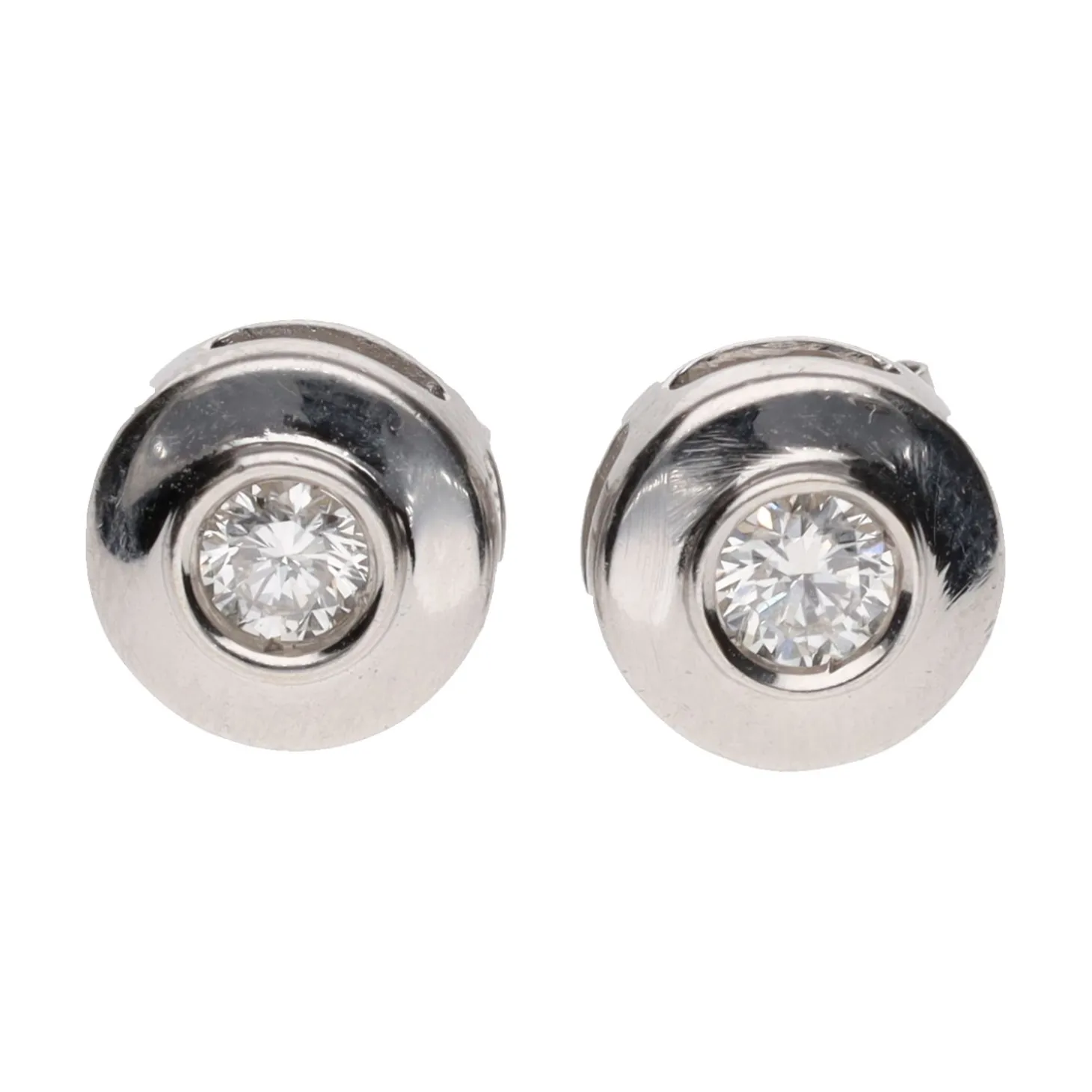 PENDIENTES Pendientes en oro blanco con brillante en chatón.