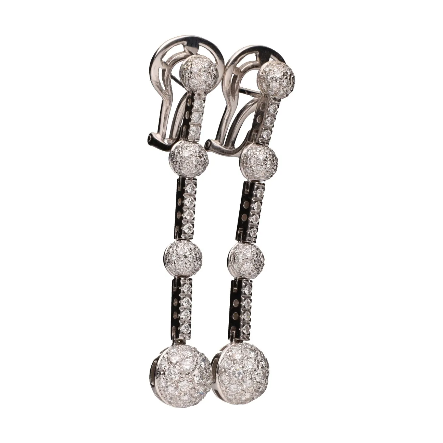 PENDIENTES Pendientes largos en oro blanco y brillantes.