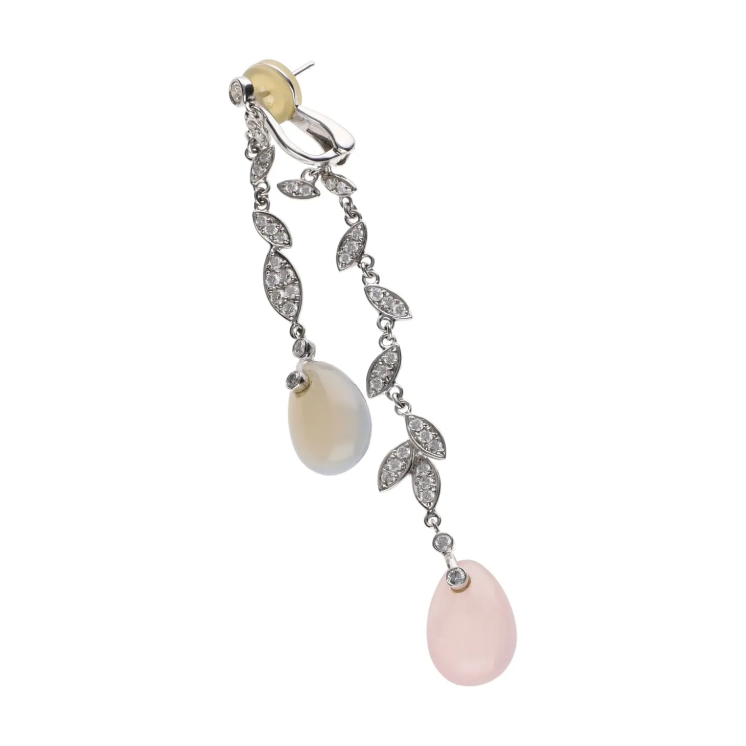 PENDIENTES Pendientes largos en oro blanco con piedras luna y brillantes.
