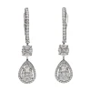 PENDIENTES Pendientes largos en oro blanco con diamantes.
