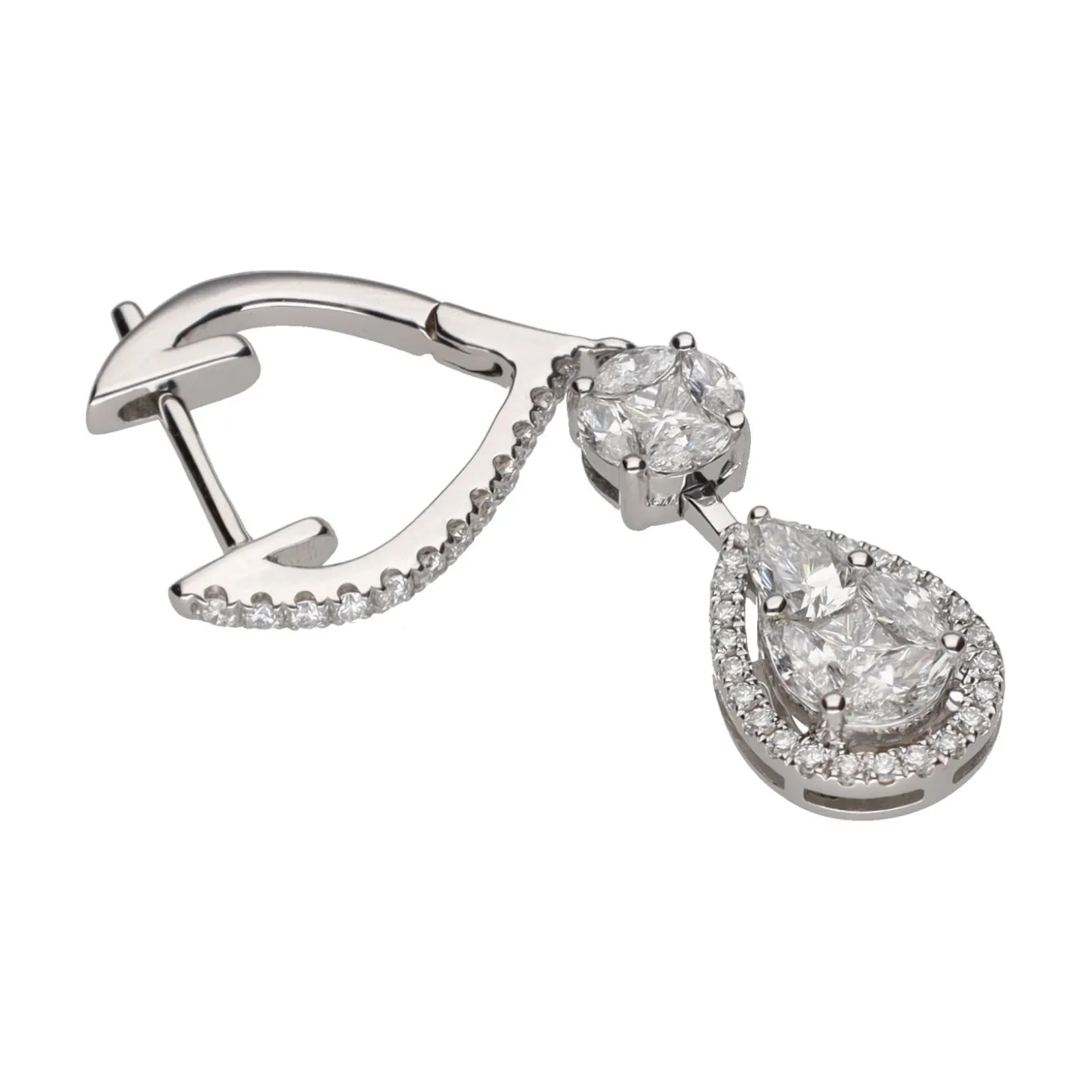 PENDIENTES Pendientes largos en oro blanco con diamantes.